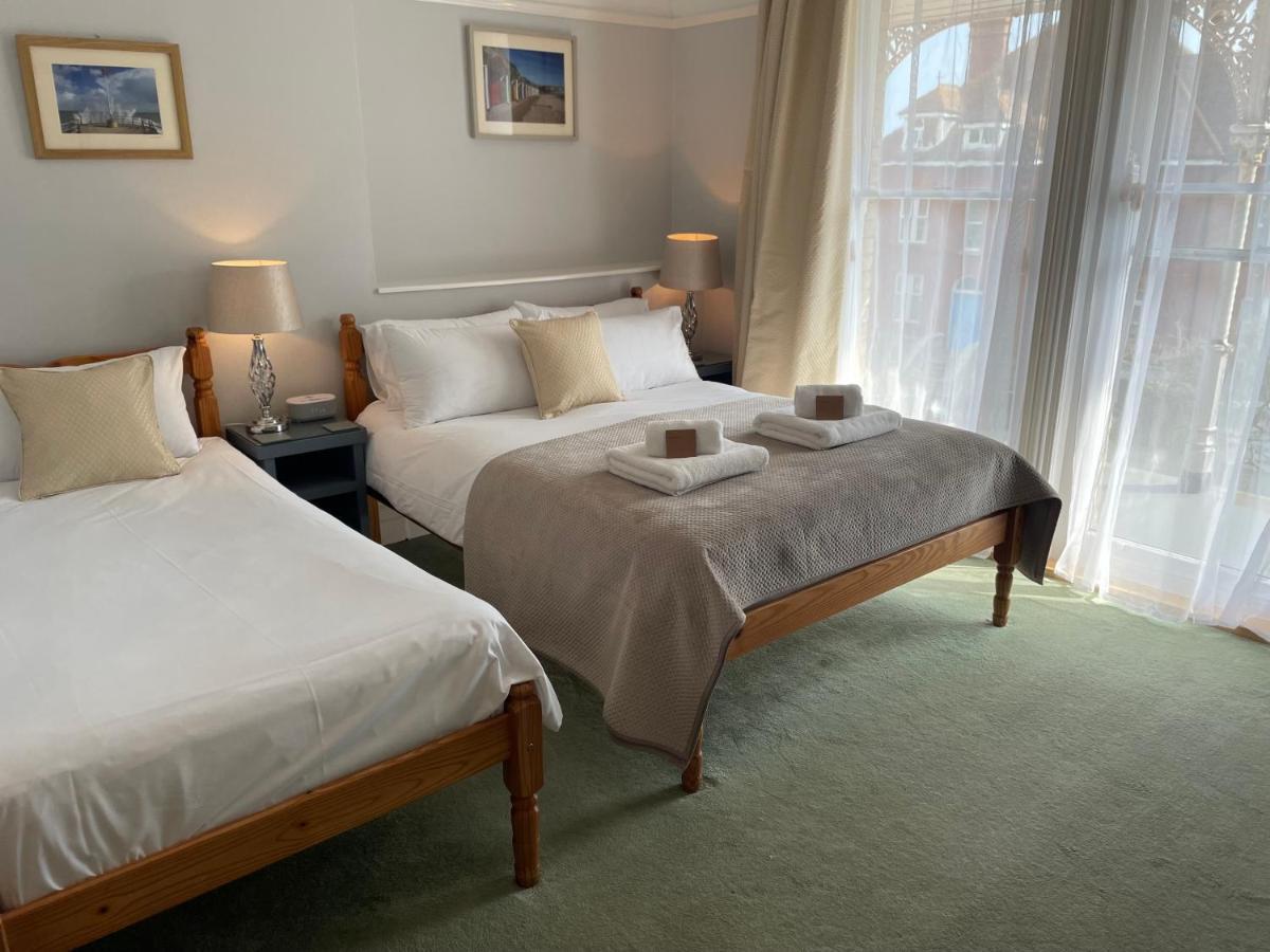 The Limes Hotel Суонидж Екстериор снимка