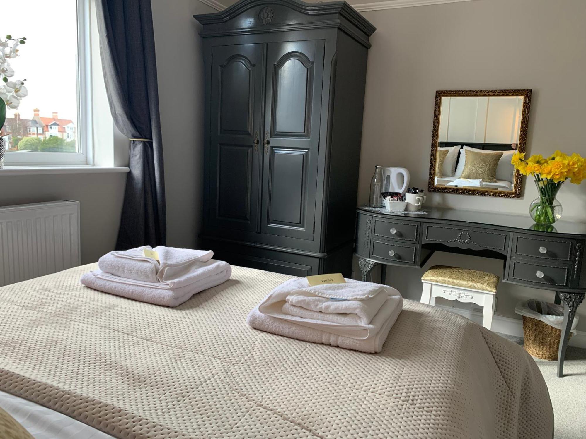 The Limes Hotel Суонидж Стая снимка