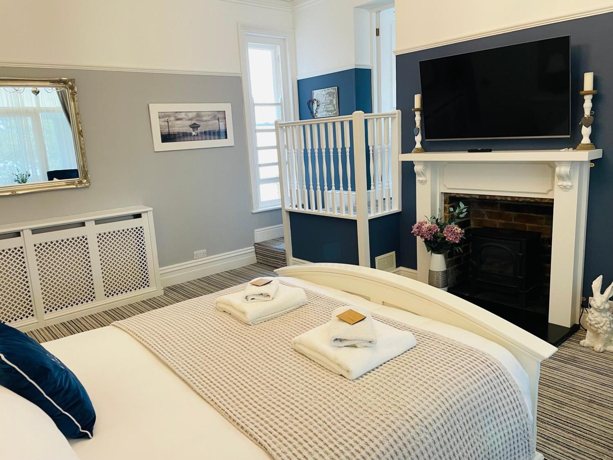 The Limes Hotel Суонидж Екстериор снимка